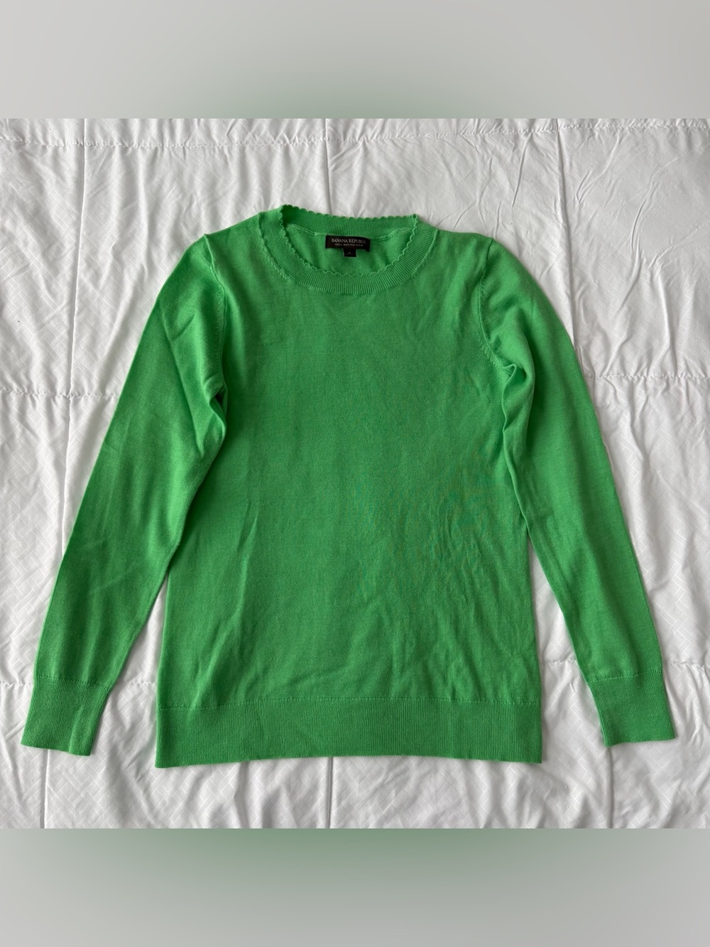 Banana Republic 100% Merino Wool Scallop Crew Pullover Sweater Women’s S Green